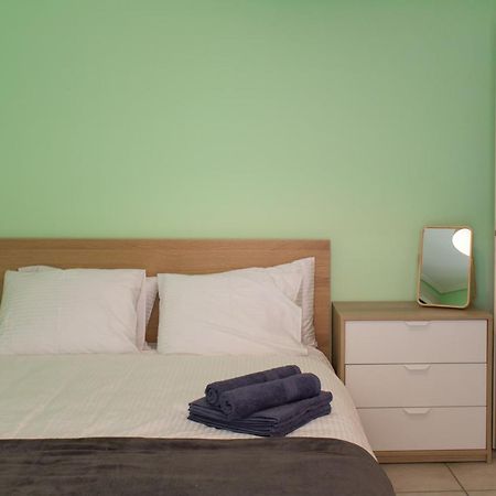 3 Bedroom Comfortable Apartment Gtd31506 Athènes Extérieur photo